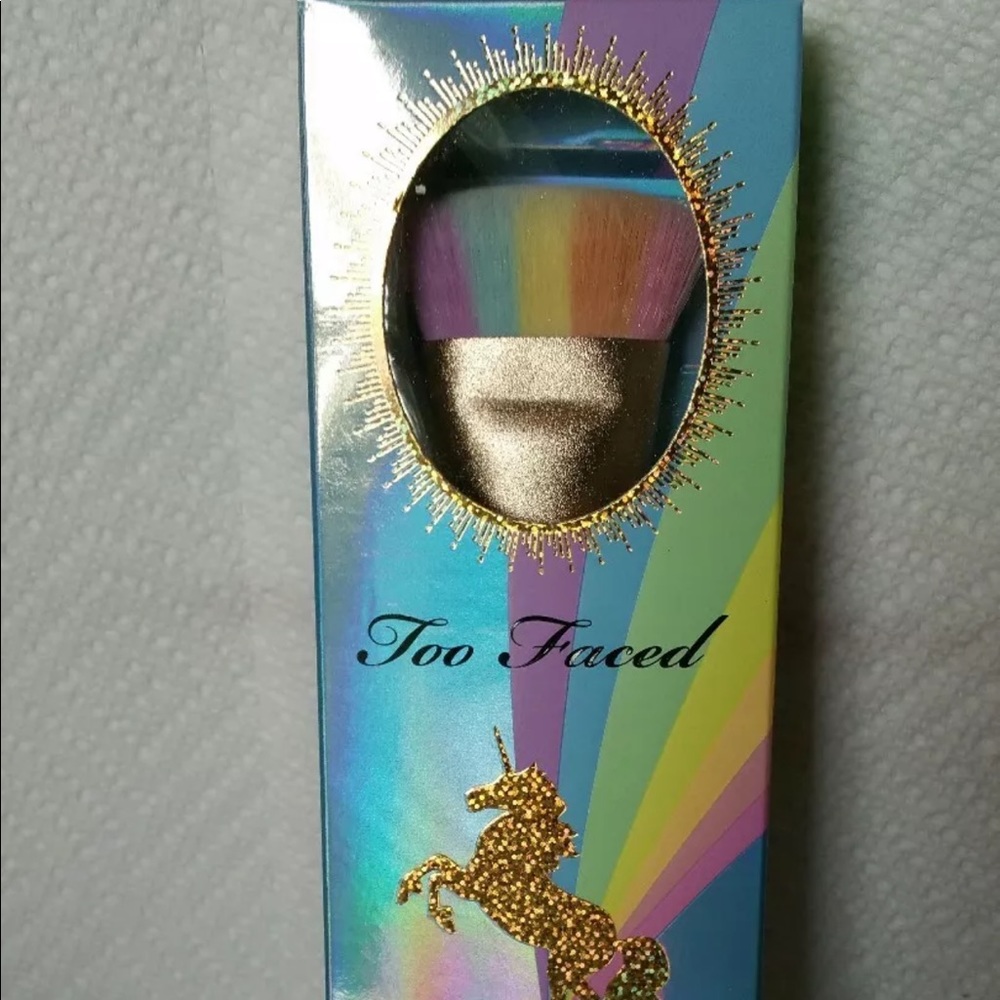 Too faced highlighter brush limited edition - Picture 3 of 5